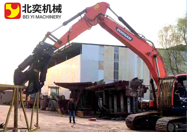 双缸液压剪--剪废弃车厢案例